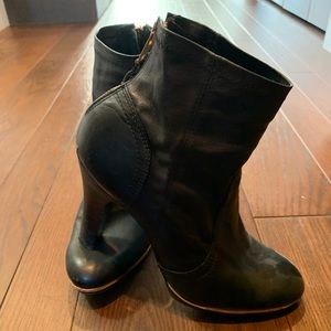 Tory Burch 10 boots